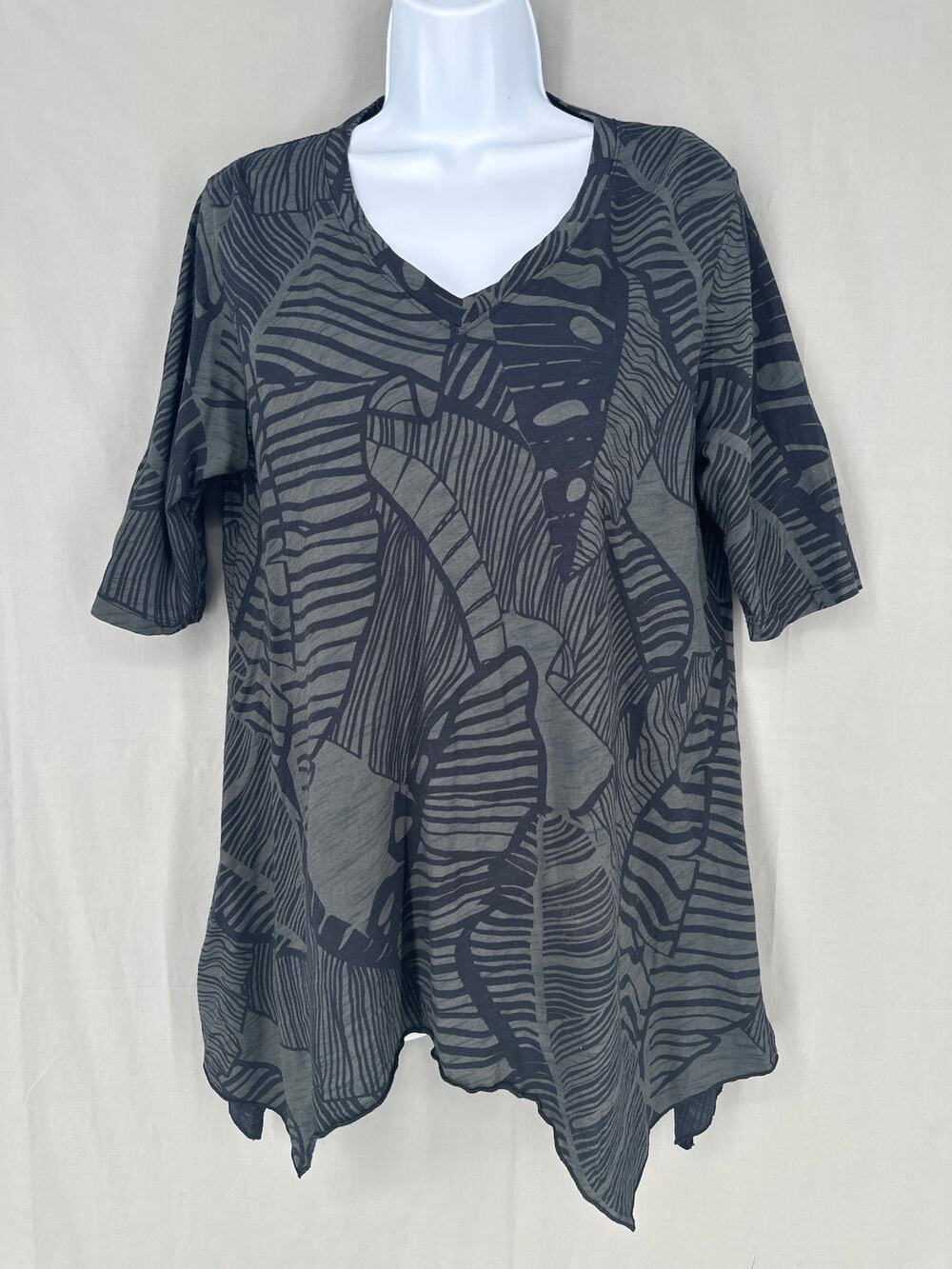 iCantoo Top Womens Small Green Floral Tunic Black Lagenlook Artsy Flowy Boho6
